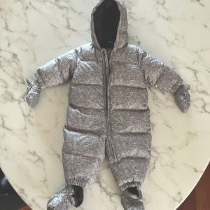 Baby Gap down Snowsuit size 6-12m